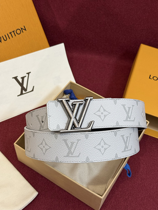 ルイヴィトンコピー LV Initiales Monogram 新モデルクラシックリバーシブルベルト