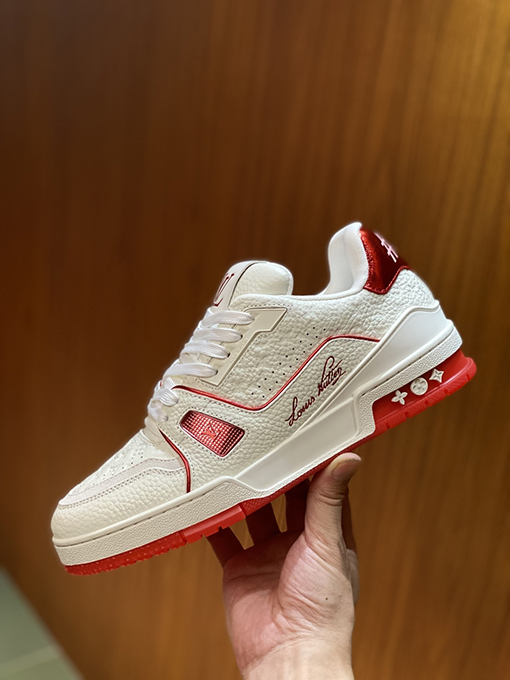 ルイヴィトン LV Trainer Mini Monogram クラシックなグレインの牛革押しスニーカー
