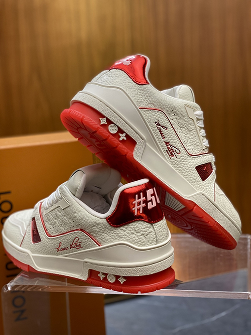 ルイヴィトン LV Trainer Mini Monogram クラシックなグレインの牛革押しスニーカー