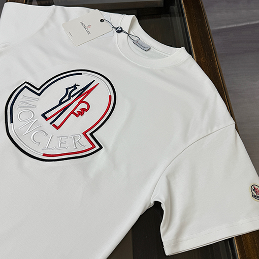 モンクレールスーパーコピー 夏の新作 クルーネック半袖Tシャツ