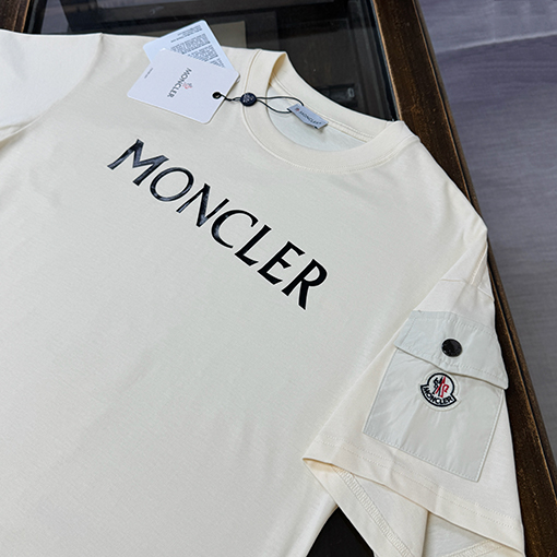 モンクレール クルーネック半袖Tシャツ