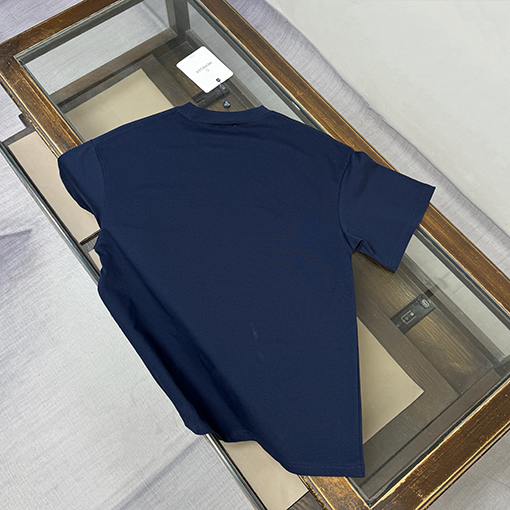 モンクレールスーパーコピー 胸に刺繍ロゴ入りクルーネックの半袖Tシャツ