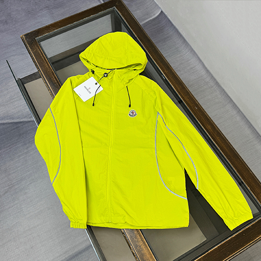 モンクレールスーパーコピー クラシックなフード付き軽量通気性日焼け防止服