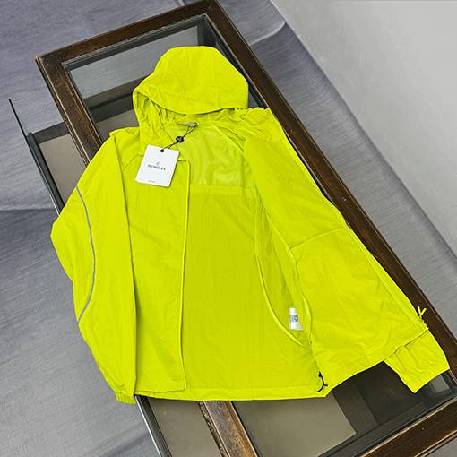 モンクレールスーパーコピー クラシックなフード付き軽量通気性日焼け防止服