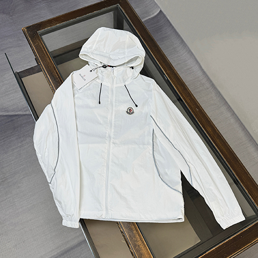 モンクレールスーパーコピー クラシックなフード付き軽量通気性日焼け防止服
