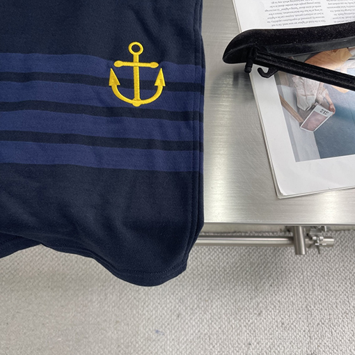 トムブラウン クラシックアンカー刺繍入りショーツ