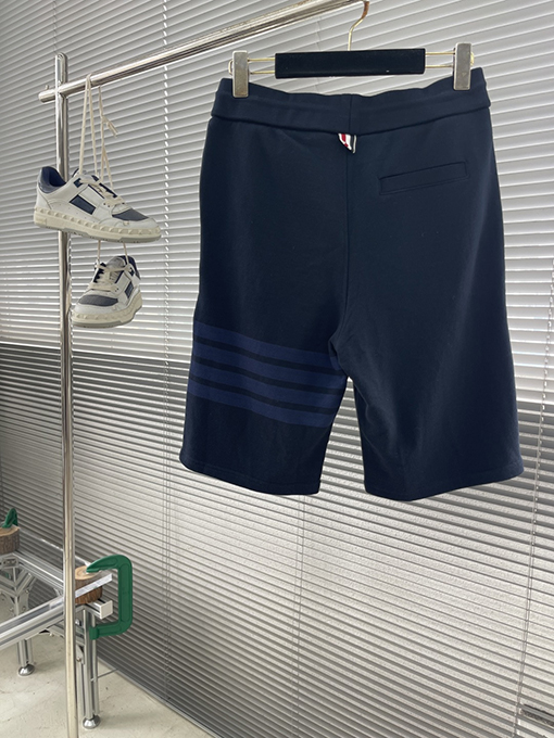 トムブラウン クラシックアンカー刺繍入りショーツ