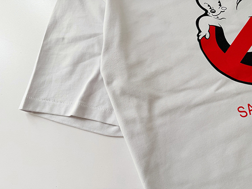 セントマイケルスーパーコピー SAINT HORROR クラシックな漫画風ゴースト柄の赤い禁酒法シンボル入り半袖Tシャツ