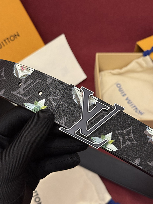 ルイヴィトンスーパーコピー LV Initiales Monogram Flower プリント柄とカラーブロックの花柄リバーシブルベルト