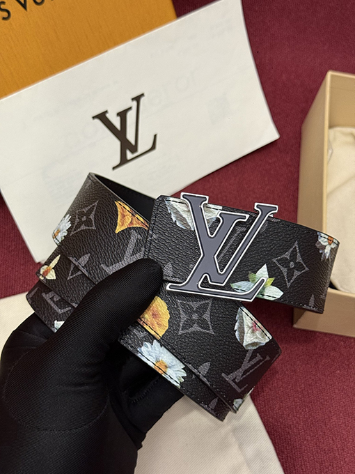 ルイヴィトンスーパーコピー LV Initiales Monogram Flower プリント柄とカラーブロックの花柄リバーシブルベルト