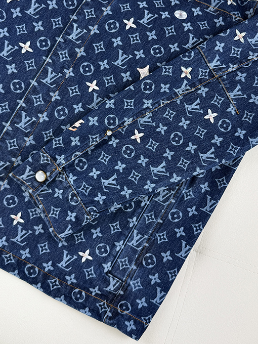 ルイヴィトン クラシックな花柄刺繍入りデニムジャケット