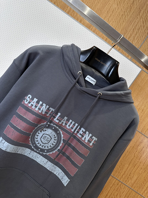サンローランコピー SAINT LAURENT レトロなバッジプリントパーカー