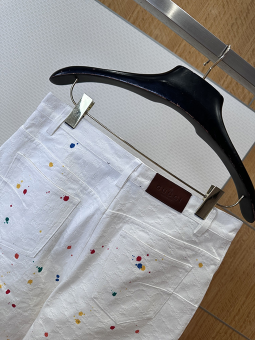 グッチコピー インクが飛び散ったジャカード織りの半袖シャツとショートパンツのセット