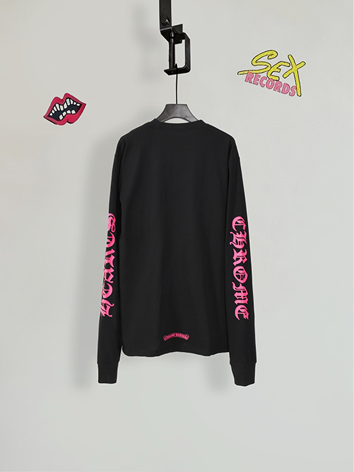 クロムハーツスーパーコピー 黒とピンクの文字入り長袖シャツ