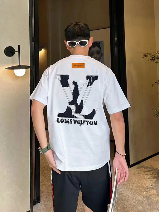 ルイヴィトン スーパーコピー刺繍入りデニムパッチ付きウォッシュ半袖Tシャツ
