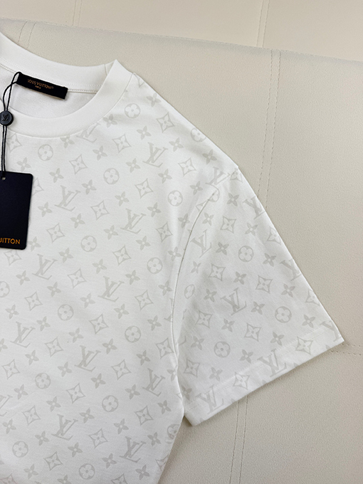 ルイヴィトンスーパーコピー 蓄光モノグラム入り半袖Tシャツ