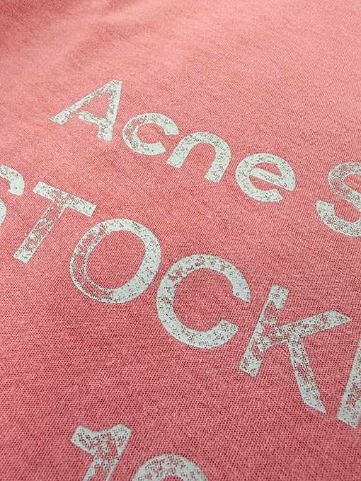 アクネストゥディオズスーパーコピー Acne Studios 1996 ロゴプリント入り半袖Tシャツ