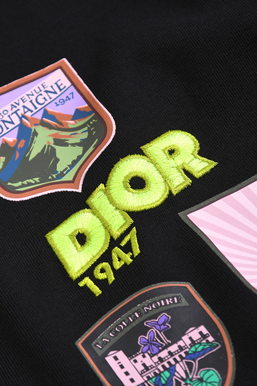 ディオール半袖Tシャツコピー DIOR クラシックロゴ刺繍バッジステッカー付き半袖Tシャツ