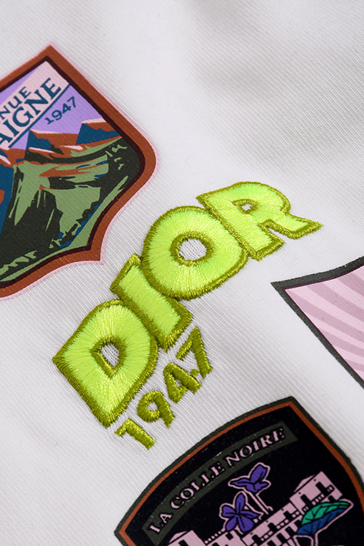 ディオール半袖Tシャツコピー DIOR クラシックロゴ刺繍バッジステッカー付き半袖Tシャツ