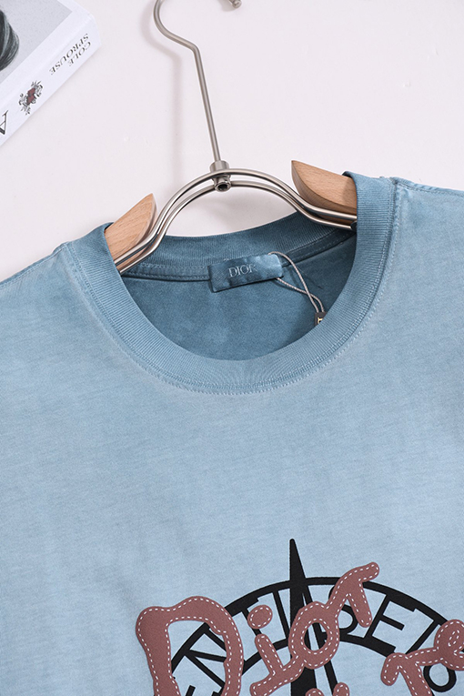 クロムハーツスーパーコピー ウォッシュ染色の発泡をしたプリント半袖Tシャツ