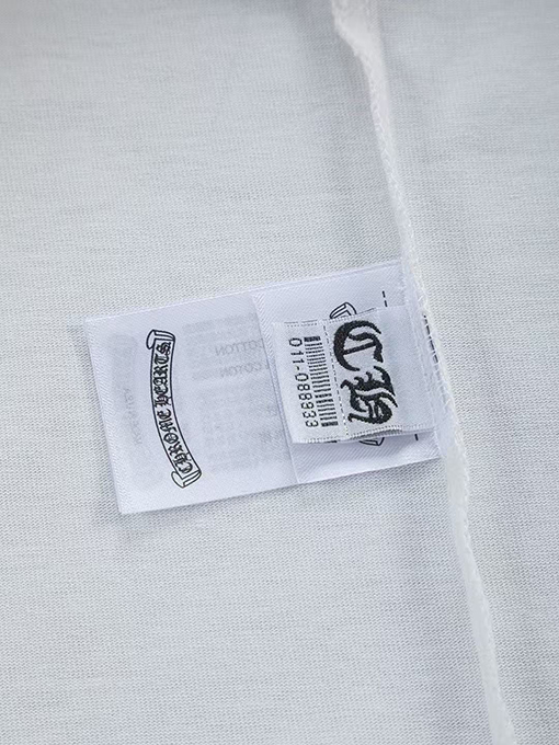 クロムハーツスーパーコピー クラシックなクロスバッジの縁タッセル付き半袖Tシャツ