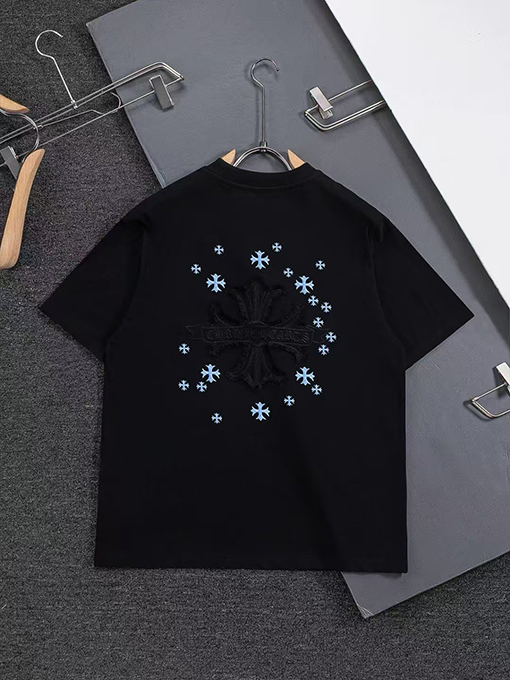 クロムハーツスーパーコピー クラシックなクロスバッジの縁タッセル付き半袖Tシャツ