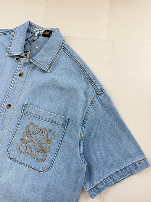 ロエベ偽物 刺繍入りポケット付きデニム半袖シャツ