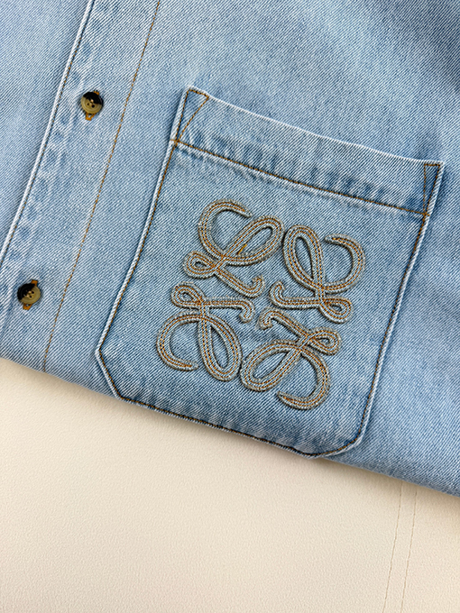 ロエベ偽物 刺繍入りポケット付きデニム半袖シャツ
