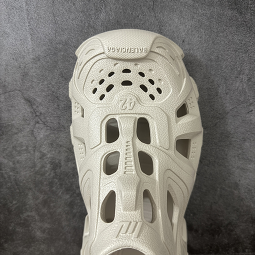 バレンシアガ スーパーコピー Mold Rubber Slide Sandals 成形ゴム製のスリッパとサンダル
