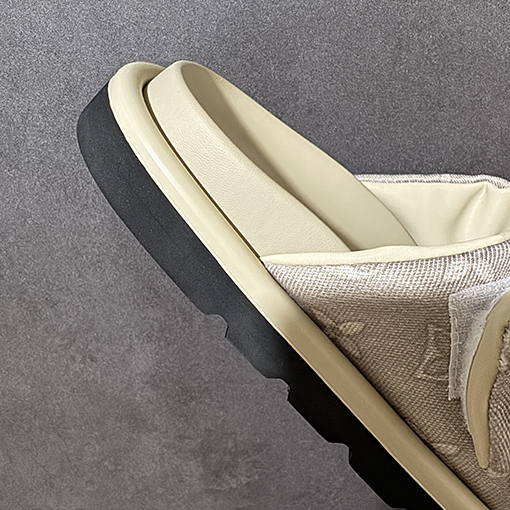 ルイヴィトンスーパーコピー LV Pool Pillow Comfort Mules Monogram サンセットシリーズのサンダル
