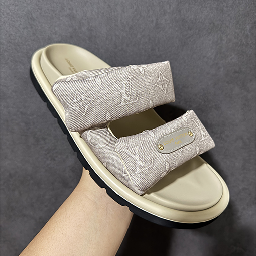 ルイヴィトンスーパーコピー LV Pool Pillow Comfort Mules Monogram サンセットシリーズのサンダル