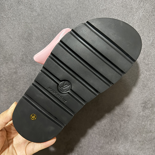 ルイヴィトン偽物 LV Pool Pillow Comfort Mules Monogram サンセットシリーズ レディースサンダル