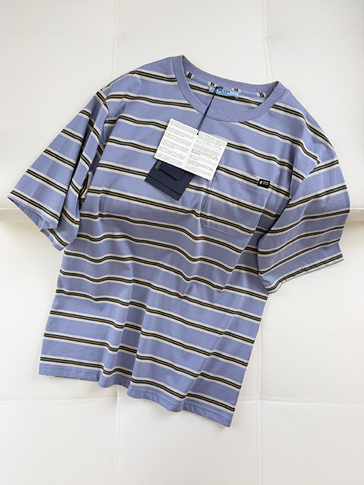プラダコピー クラシックなジャカードストライプ柄ダメージポケット付き半袖Tシャツ