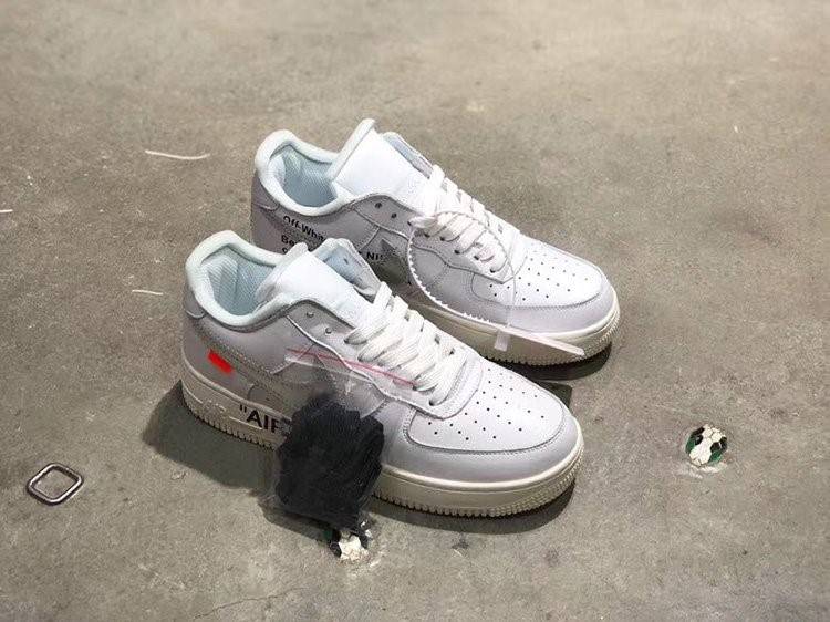 【オ*ホワイト OFF WHITE】スニーカー 激安　メンズファッション通販 シューズ  