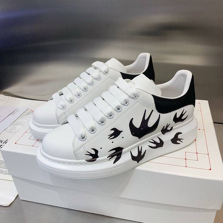 アレキサンダーマックイーンAlexander McQueen レディース メンズ スニーカー   シューズ