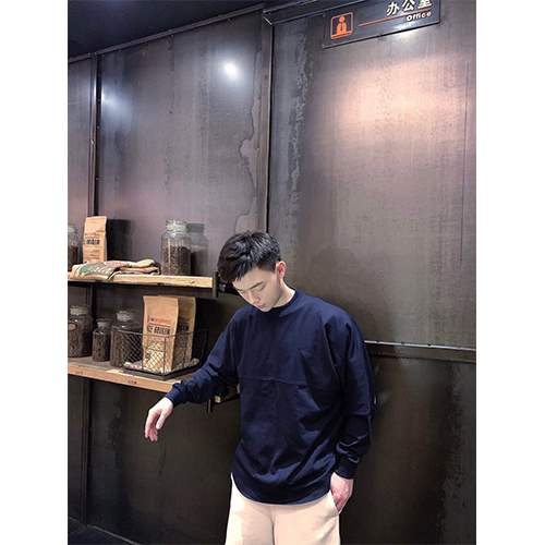 バーバリー偽物 メンズ レディース 長袖　スウェットTシャツ
