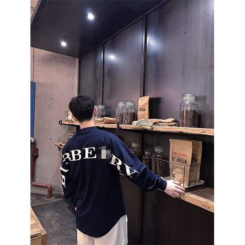バーバリー偽物 メンズ レディース 長袖　スウェットTシャツ