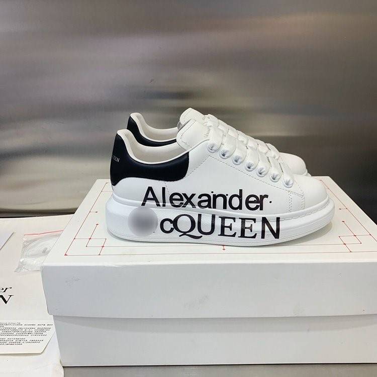 アレキサンダーマックイーンAlexander McQueen レディース メンズ スニーカー   シューズ