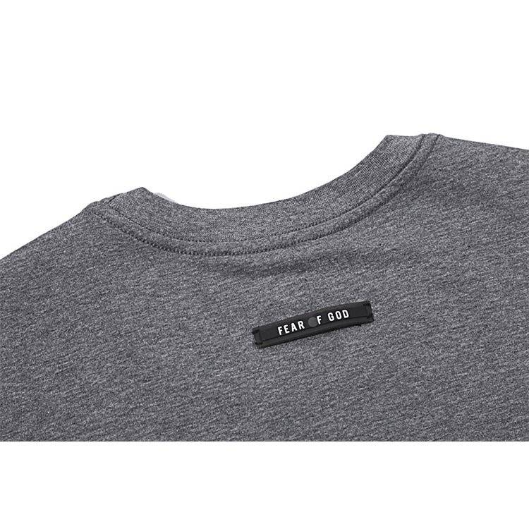 【フィアオブゴッド FEAR OF GOD】  メンズ レディース  半袖Tシャツ 