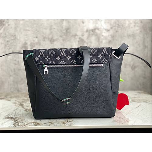 ルイヴィトン偽物M45971 BESACE TOKYO ショルダー バック
