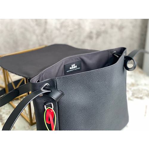 ルイヴィトン偽物M45971 BESACE TOKYO ショルダー バック