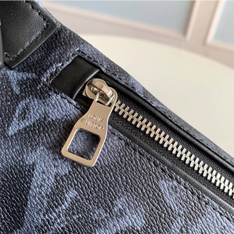 ルイヴィトンスーパーコピーディスカバリー バムバッグ ベルトバッグ M57276 新商品