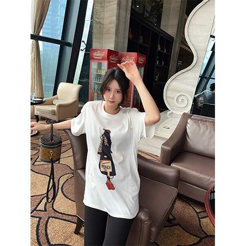 【フェンディ】メンズ レディース 半袖Tシャツ 