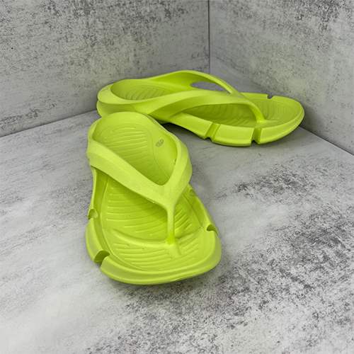 バレンシアガスーパーコピー Mold Thong Sandals メンズ サンダル