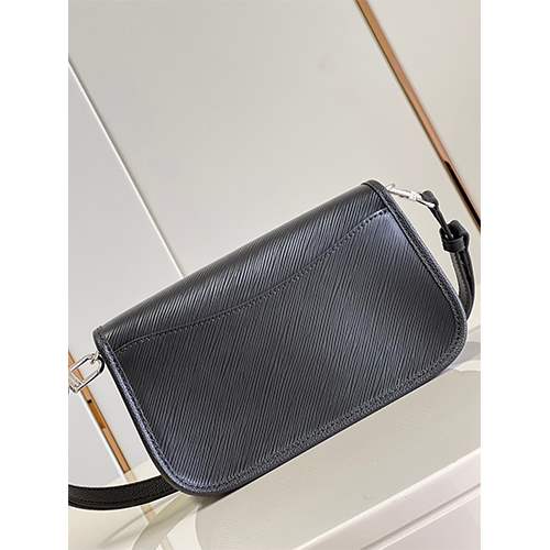 ルイヴィトンブッシ エピ M59386 パンコ ヒョンデ百貨店 30代の高級バッグおすすめ