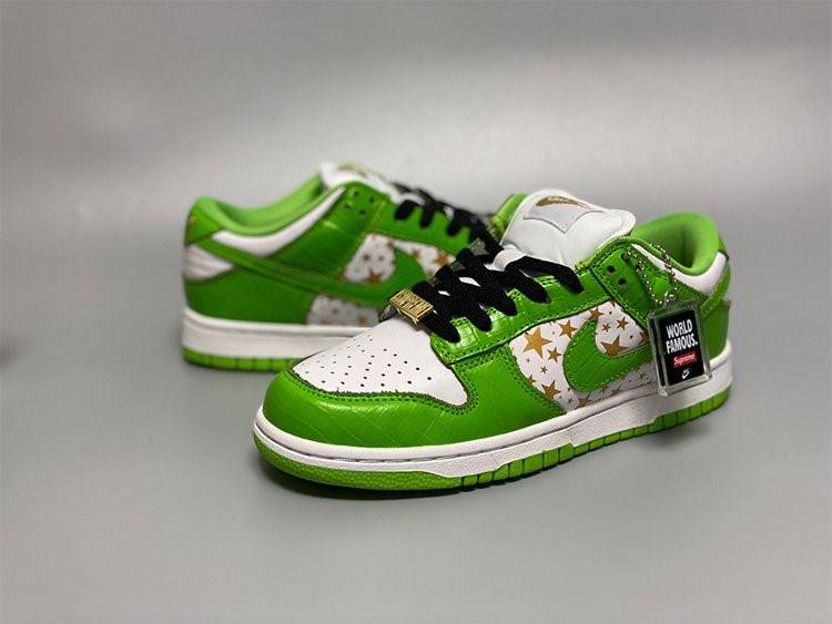 【シュプリーム】×【ナイキ】 SB Dunk Low メンズ レディース  スニーカー  