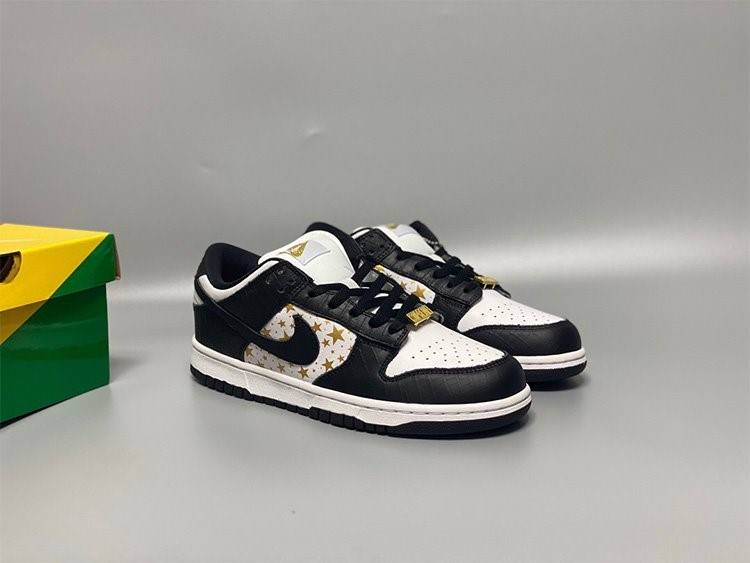 【シュプリーム】×【ナイキ】 SB Dunk Low メンズ レディース  スニーカー  