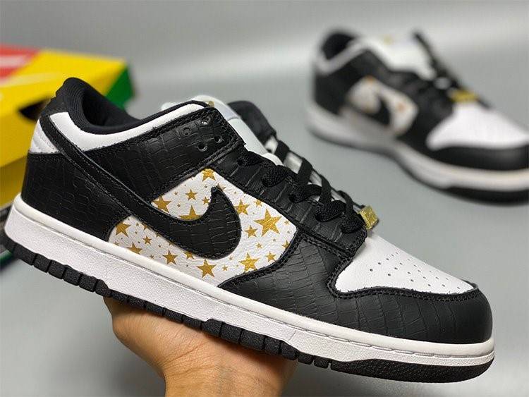 【シュプリーム】×【ナイキ】 SB Dunk Low メンズ レディース  スニーカー  