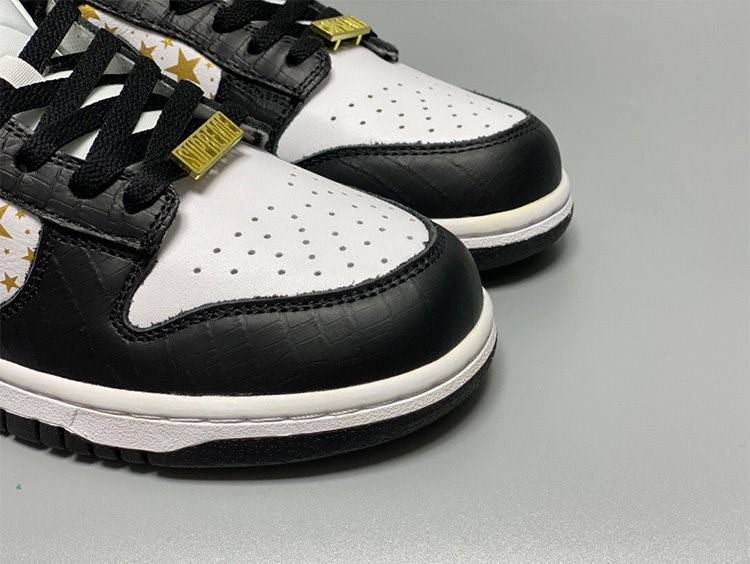 【シュプリーム】×【ナイキ】 SB Dunk Low メンズ レディース  スニーカー  