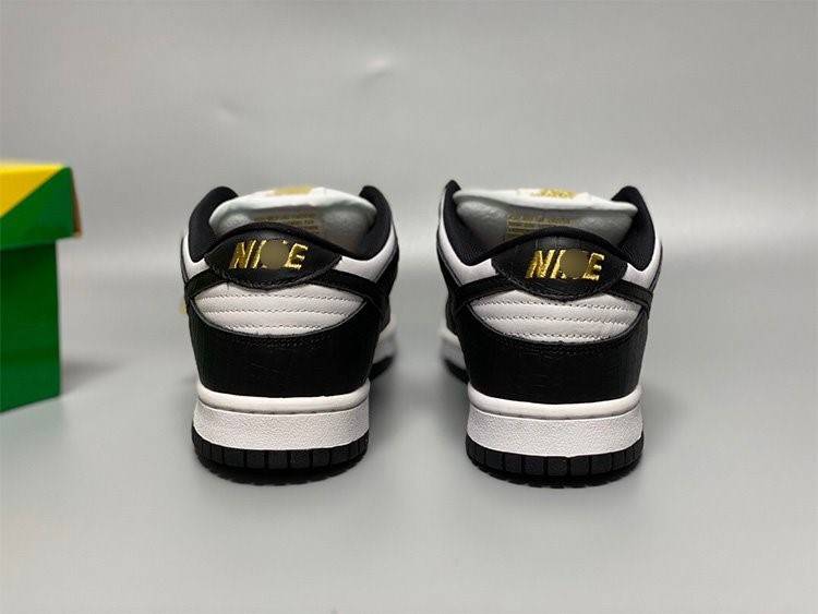 【シュプリーム】×【ナイキ】 SB Dunk Low メンズ レディース  スニーカー  